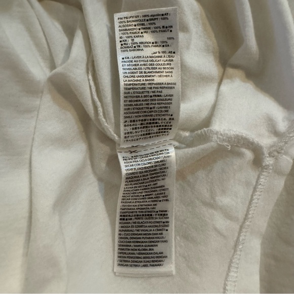 EUC Gap “Vintage Wash” white short-sleeve v-neck pocket tee - Picture 5 of 7